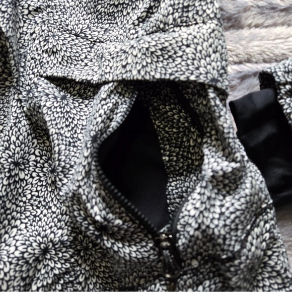 Lululemon Spring Forward Jacket - Plush Petal Black Ghost / Black - Picture 6 of 11